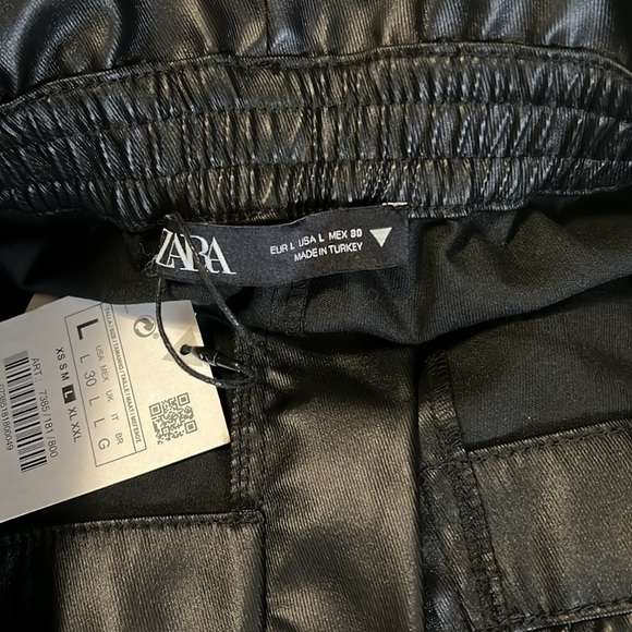 Zara Black Waxed Effect Shorts - Size Large - NWT - Picture 11 of 11